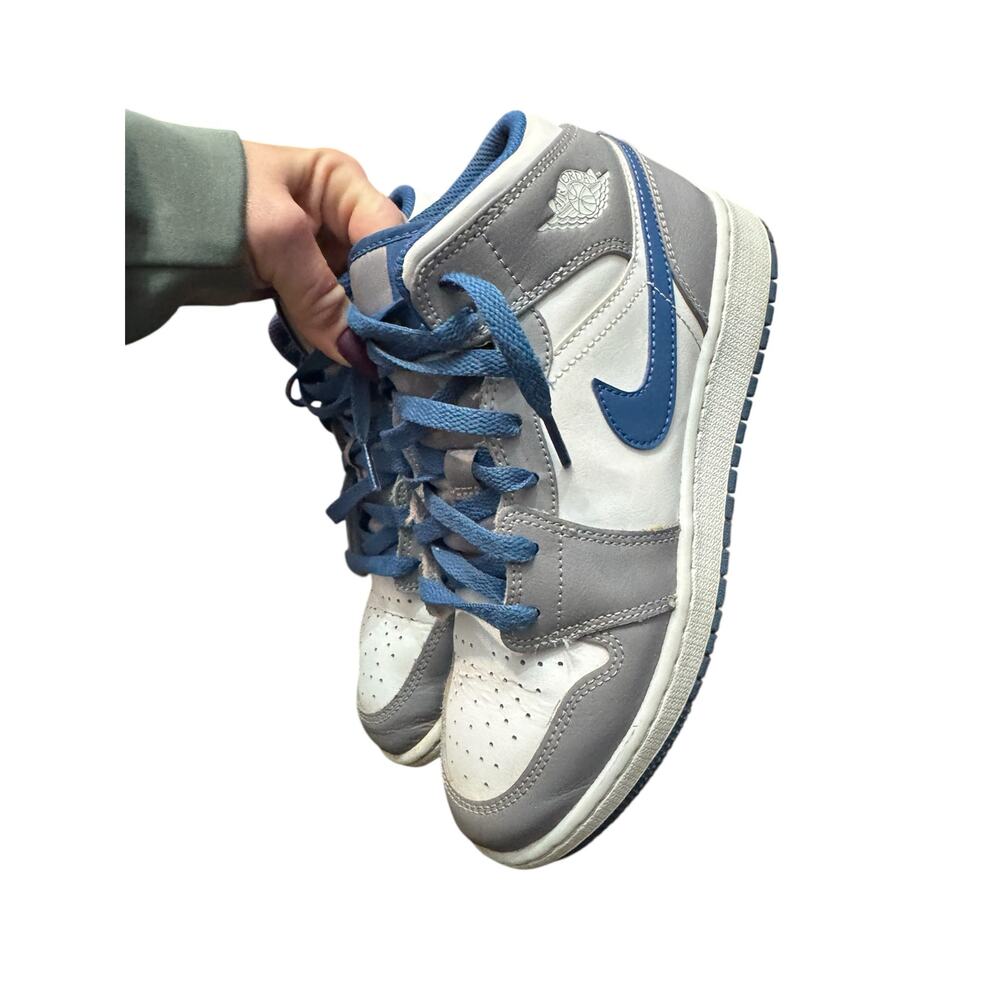 EUC Nike Air Jordan 1 Mids in True Blue Cement colorway size 6Y - Picture 3 of 7